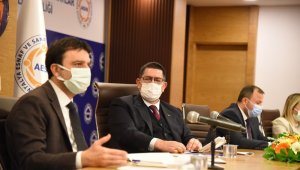 AK Parti MKYK üyeleri esnaf temsilcilerini dinledi