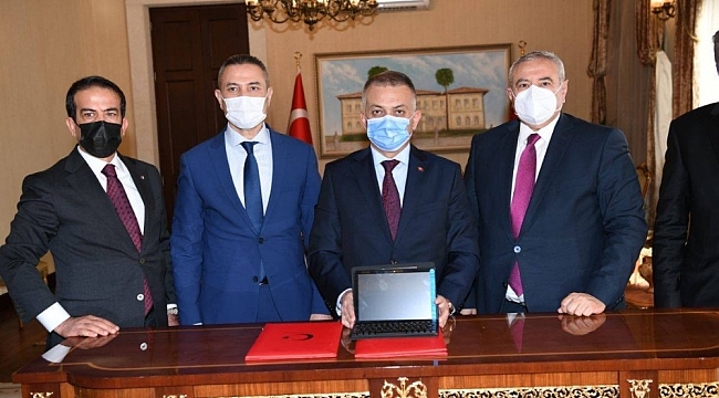 ATSO ve ATB'den uzaktan eğitime tablet desteği