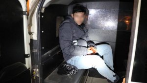 Bodrumda yakalanan ve askere gitmek istediğini söyleyen genç yoklama kaçağı çıktı