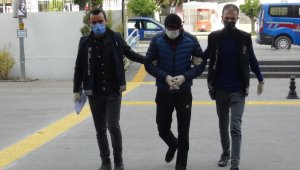 Hırsızlıktan utanmadı 