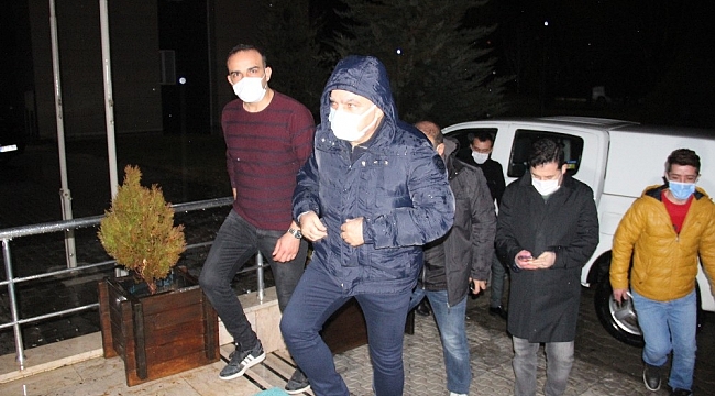 Karaman'da 112 Çağrı Merkezi'nin üzerine yıldırım düştü