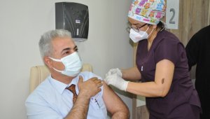 Karaman'da ilk doz aşılar yapılmaya başlandı
