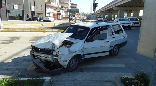 Kırmızı ışık ihlali kazası: 1 yaralı