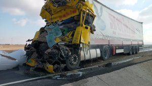 Konya Ereğli'de iki tır çarpıştı: 1 ölü
