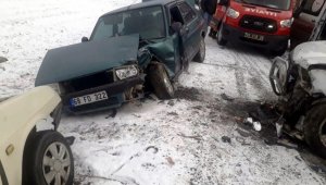 Konya'da 3 araç çarpıştı: 1ölü, 4 yaralı