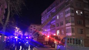 Konya'da yangında annesiyle ölen 6 yaşındaki kızın düşme anı kamerada