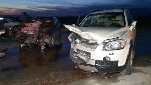 Lüks cip ile otomobil kafa kafaya çarpıştı: 3 yaralı