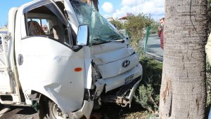 Otomobilin arkadan çarptığı kamyonetin sürücüsü hayatını kaybetti