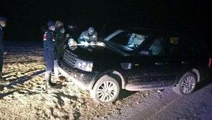 Projektörle far avı yaptılar, lüks ciplerinden oldular