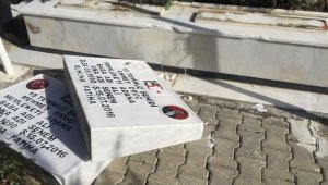 15 Temmuz şehidi ikiz polislerin mezarını tahrip eden 5 zanlı yakalandı