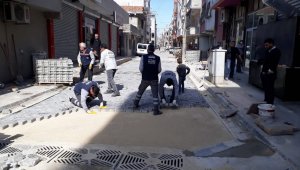 Akdeniz'de yol ve kaldırım çalışmaları kesintisiz sürüyor