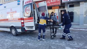 Bulduğu tüfeği göstermek isterken yanlışlıkla birini vurdu