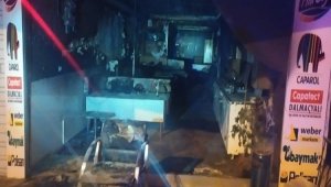 Dükkanını yakıp sahibine canlı canlı izleten şüpheli yakalandı