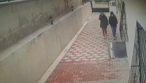 Ev hırsızları önce kameralara ardından polise yakalandı
