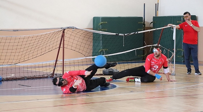 Goalball erkek milli takımı Karaman'da enerji topluyor