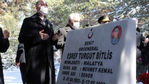 İçişleri Bakanı Soylu, Eşref Bitlis'i ve Gara Şehitleri'ni kabri başında andı