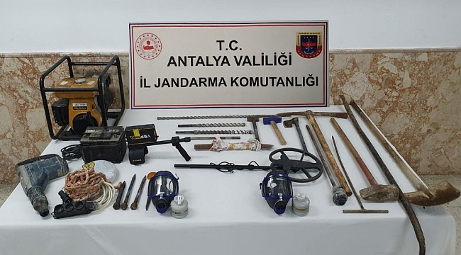 Jandarmadan kaçak kazıya suçüstü