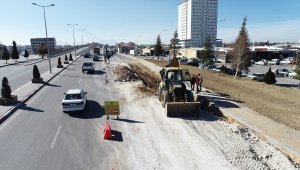 Karaman'da Sanayi Kavşağında yol genişletme çalışması