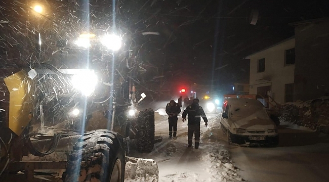 Konya'da karda mahsur kalan 14 kişiyi AFAD ekipleri kurtardı
