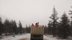 Mersin'de kar yağışı etkisini devam ettiriyor