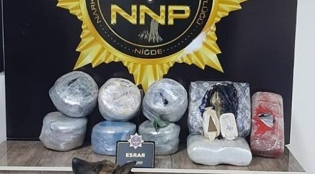 Muz kolileri içerisindeki 51 kilo esrarı Narkotik köpeği Cessi yakaladı