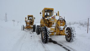 Niğde İl Özel İdaresi köy yollarını açtı