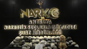 Polis esrar zulasını elektrik trafosunda buldu