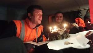 Tipi altında 1825 rakımlı Alacabel'de doğum günü sürprizi