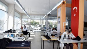 Toroslar Belediyesinin personel üniformaları TORTEK'te üretiliyor