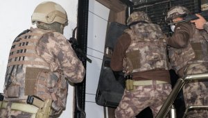 Antalya'da zehir tacirlerine şafak operasyonu