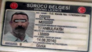 Aranan şüpheli sahte ehliyet verdiği polislere yakalandı