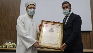 Diyanet İşleri Başkanı Erbaş, Diyarbakır'da STK temsilcileri ve kanaat önderleriyle bir araya geldi