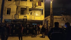 Evlenmelerine izin verilmeyen gençler 4 katlı evin damından el ele tutuşup aşağı atladı