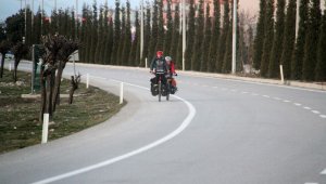 İngiltere'den dünya turuna çıkan bisiklet tutkunu çift, pedal çevirerek ülke ülke geziyor