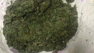 Jandarmanın durdurduğu şüpheli araçtan uyuşturucu çıktı