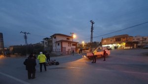 Kamyonetle çarpışan motosiklet sürücüsü yaralandı