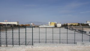 Karaman'da Organize Sanayi Bölgesine futbol sahası