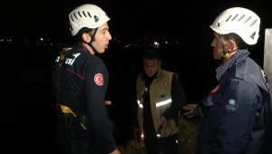 Kayıp üniversite öğrencisine ait kulaklık, ayakkabı ve şapka bulundu