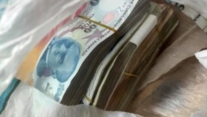 Lokantada unutulan 37 bin lirayı sahibine teslim etti