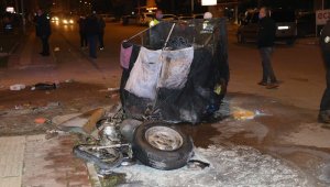 Motosikletine çarptıkları çöp toplayıcı genci döverek hastanelik ettiler