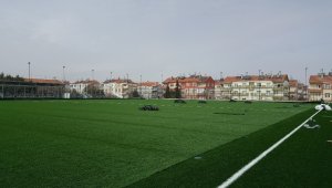 Yunuskent Futbol Sahası'nda yenileme çalışmaları devam ediyor