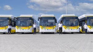 Büyükşehir Belediyesinin aldığı otobüslerden 30'u Mersin'e geldi