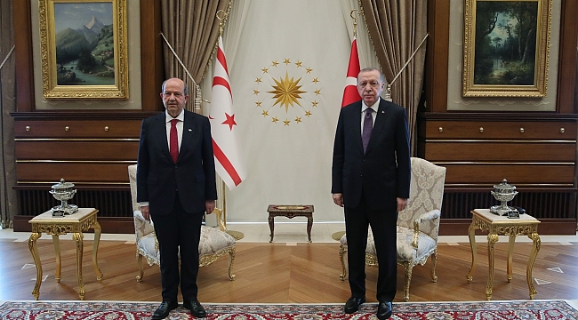 Cumhurbaşkanı Recep Tayyip Erdoğan, KKTC Cumhurbaşkanı Ersin Tatar ile Cumhurbaşkanlığı Külliyesinde görüştü.