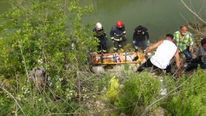 Elektrikli bisikletiyle dereye uçan kadın turist ölümden döndü