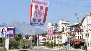 Esen'den Antalyaspor'a bayrak desteği