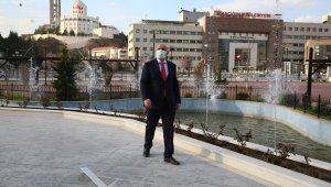 Havalar ısındı, Türk Dünyası Su ve Gül Meydanı canlandı