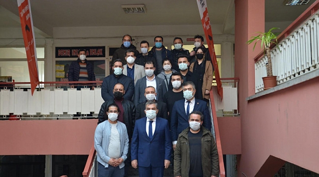  Karaman Valisi Mehmet Alpaslan Işık Karaman Gazeteciler Cemiyetini ziyaret etti.