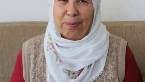 Bahçeye çıktığı sırada yıldırım düşmesi sonucu hayatını kaybetti