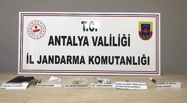 Çekici üzerindeki araçtan uyuşturucu ve tabanca çıktı