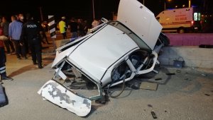 Hurdaya dönen aracın camından alt geçide düşen sürücü hayatını kaybetti